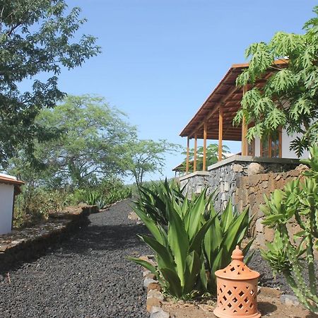 La Fora Ecolodge Sao Filipe Exterior photo