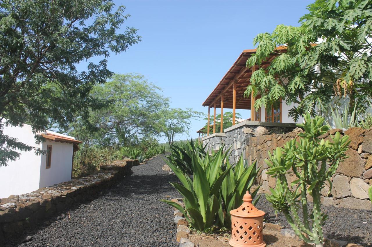 La Fora Ecolodge Sao Filipe Exterior photo